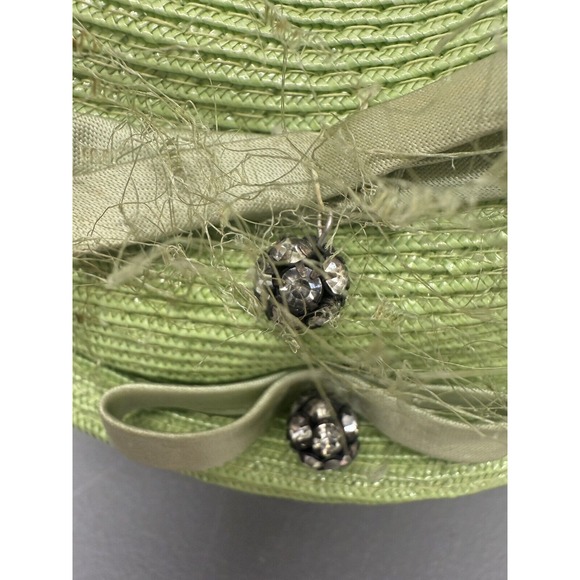 Vintage Union Made Lime Green Hat with Bow /charms Midcentury Fascinator #24‎ - Picture 3 of 7